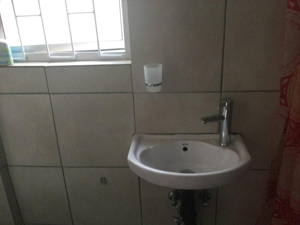 Ruros Guest House Kempton Park Zewnętrze zdjęcie